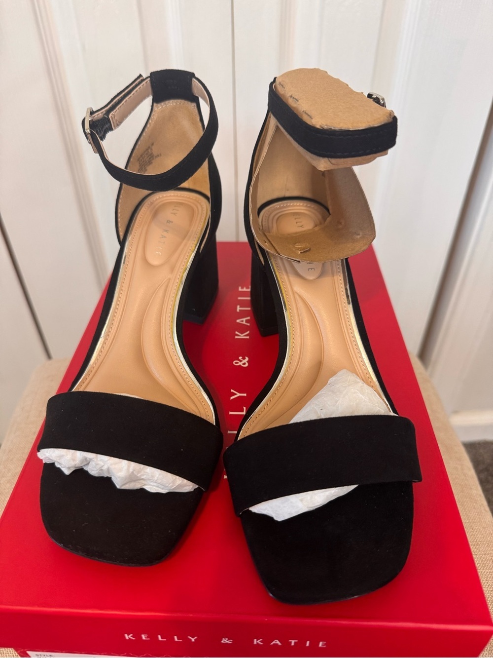 Kelly & Katie Women’s Black Ankle-Strap Block Heel Microsuede Sandals Size 6W - Picture 5 of 8